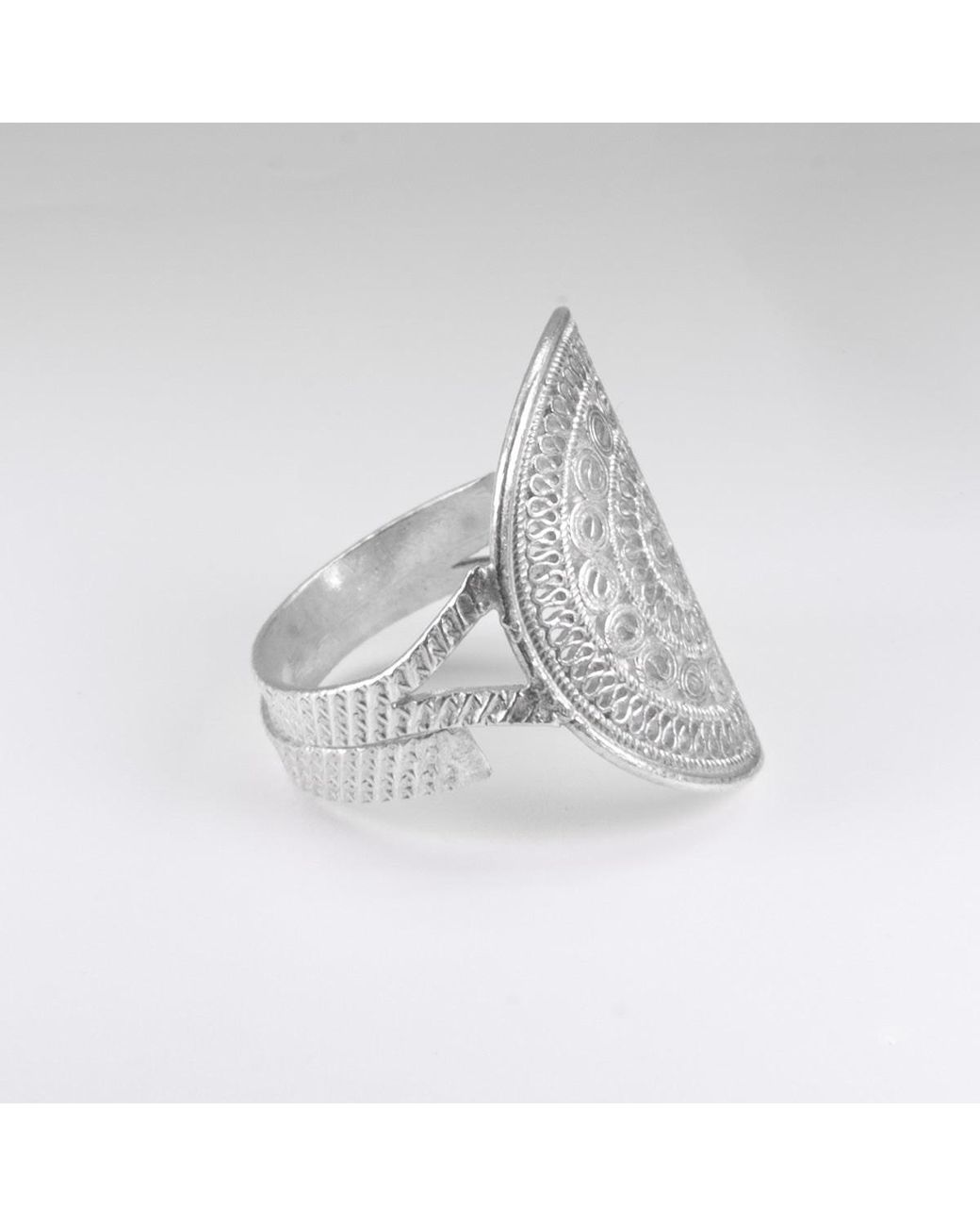 Far East Jewelry Gray Handcrafted Drumbeat Ring