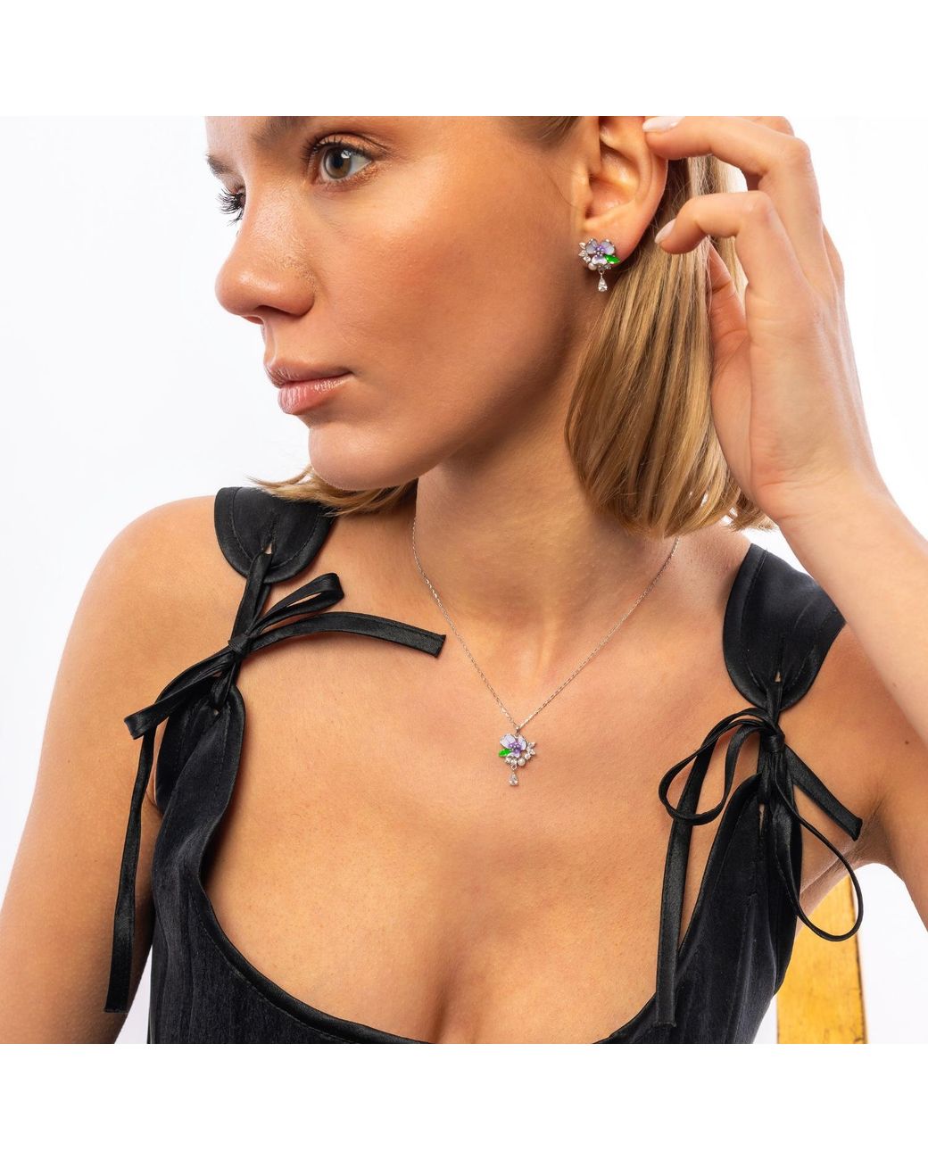 Spero London White Pansy Floral Earring