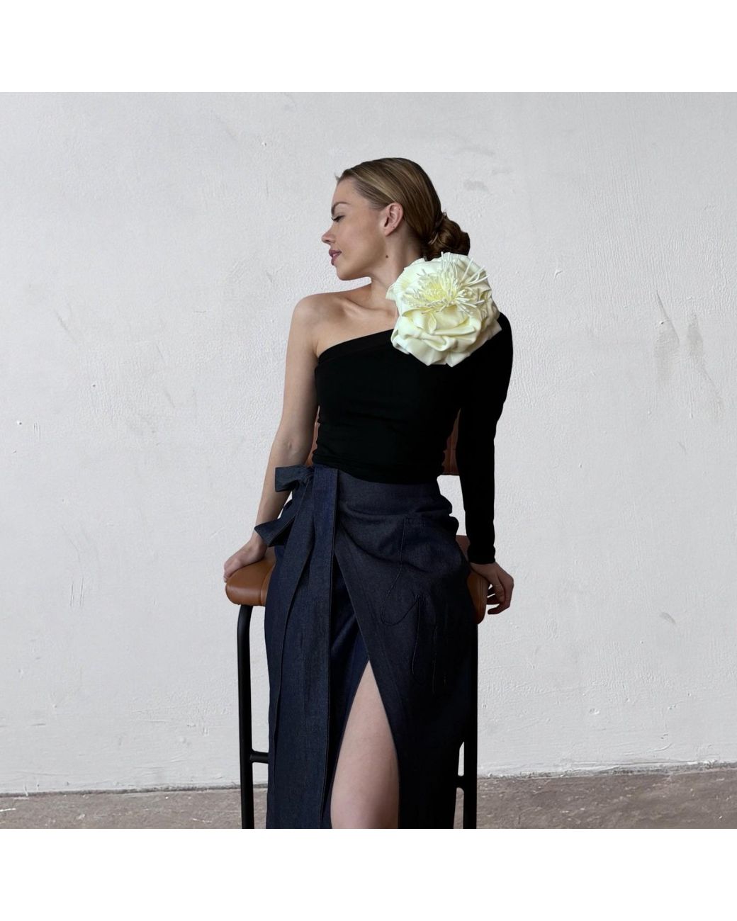 London Atelier Byproduct Black One Sleeve Top With Flower Pin