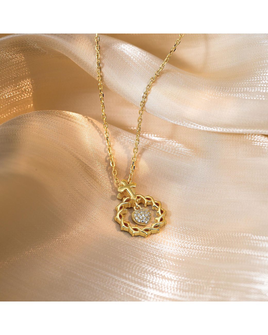 Vanimy Metallic The Sacred Heart Dangle Pendant Necklace