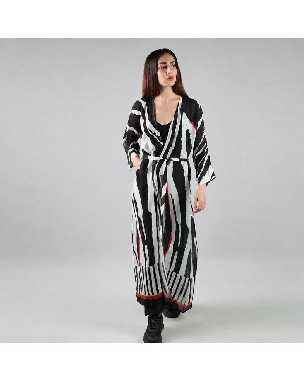 DHARA SHETH DUBAI Black Into The Wild And Stripe Zebra Animal Print Kimono Dress