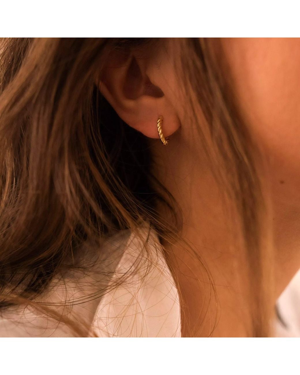 Elk & Bloom Metallic Small Thin Hoop Earrings