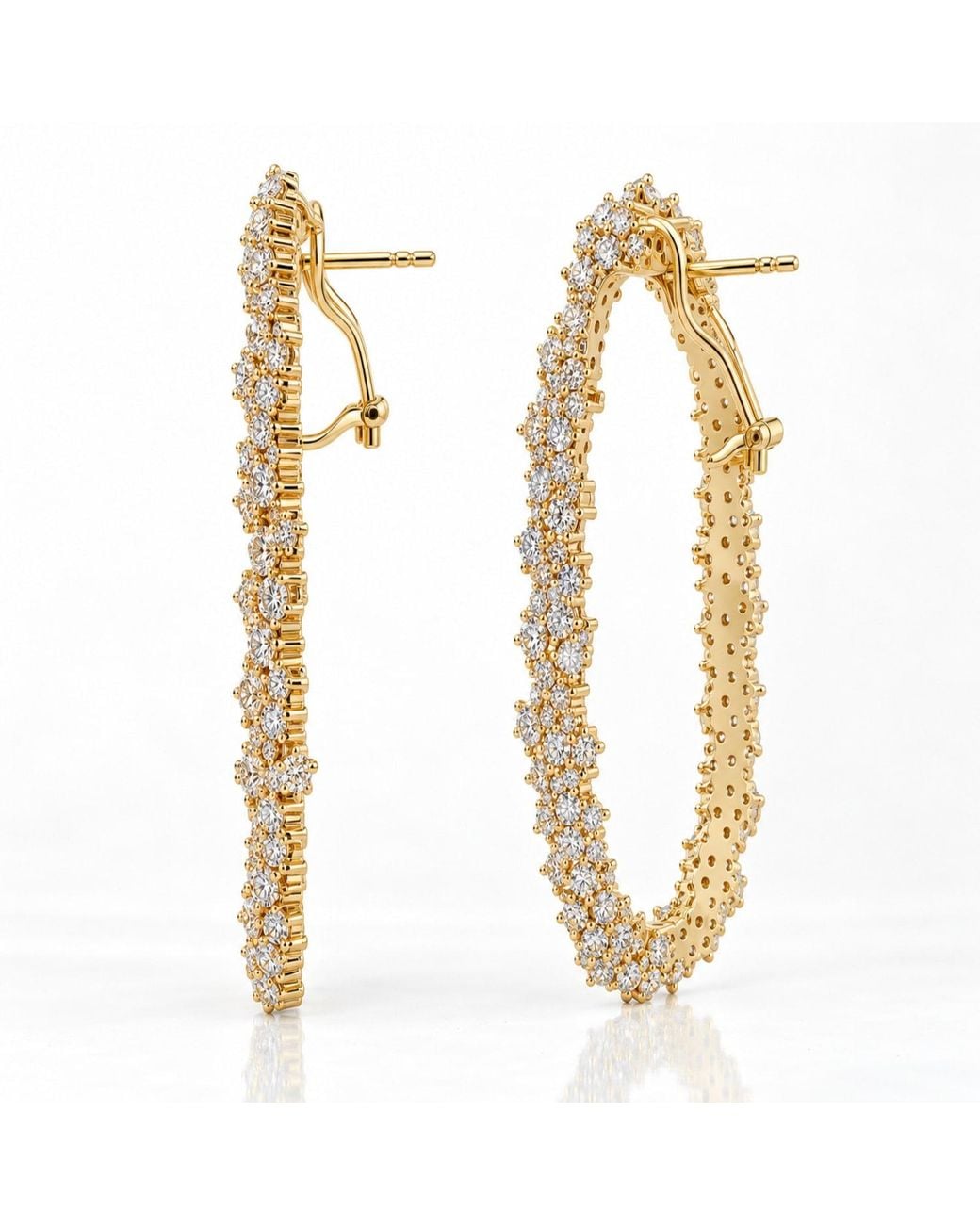 Artisan Metallic Natural White Sapphire Stud Earrings 18k Yellow Gold