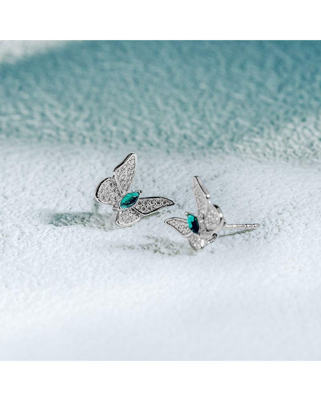 Far East Jewelry Blue Handcrafted & Crystal Dream Butterfly Earrings