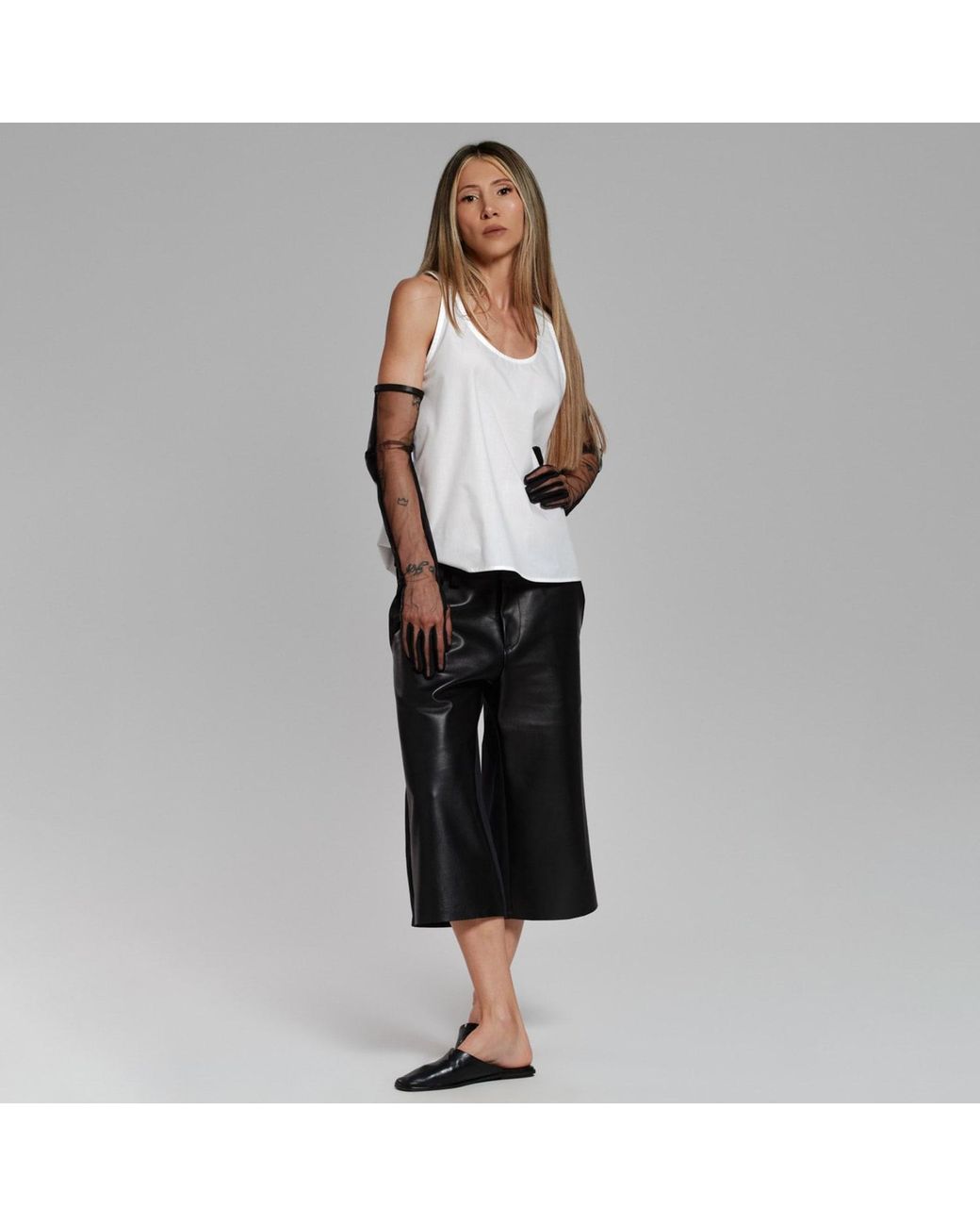 Hedare Black Capri