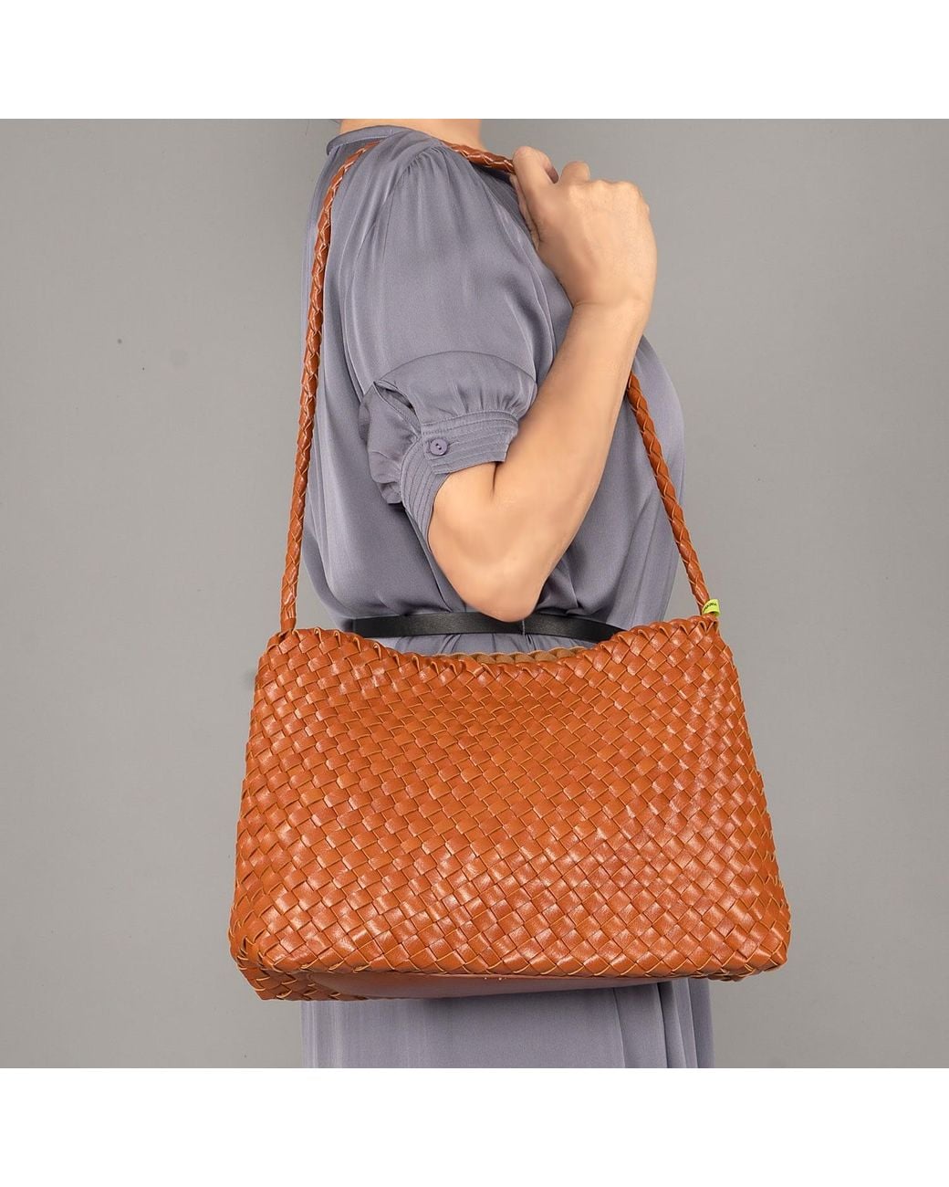 Rimini Brown Hand Weaving Vegan Leather Shoulder Bag 'Suzy'