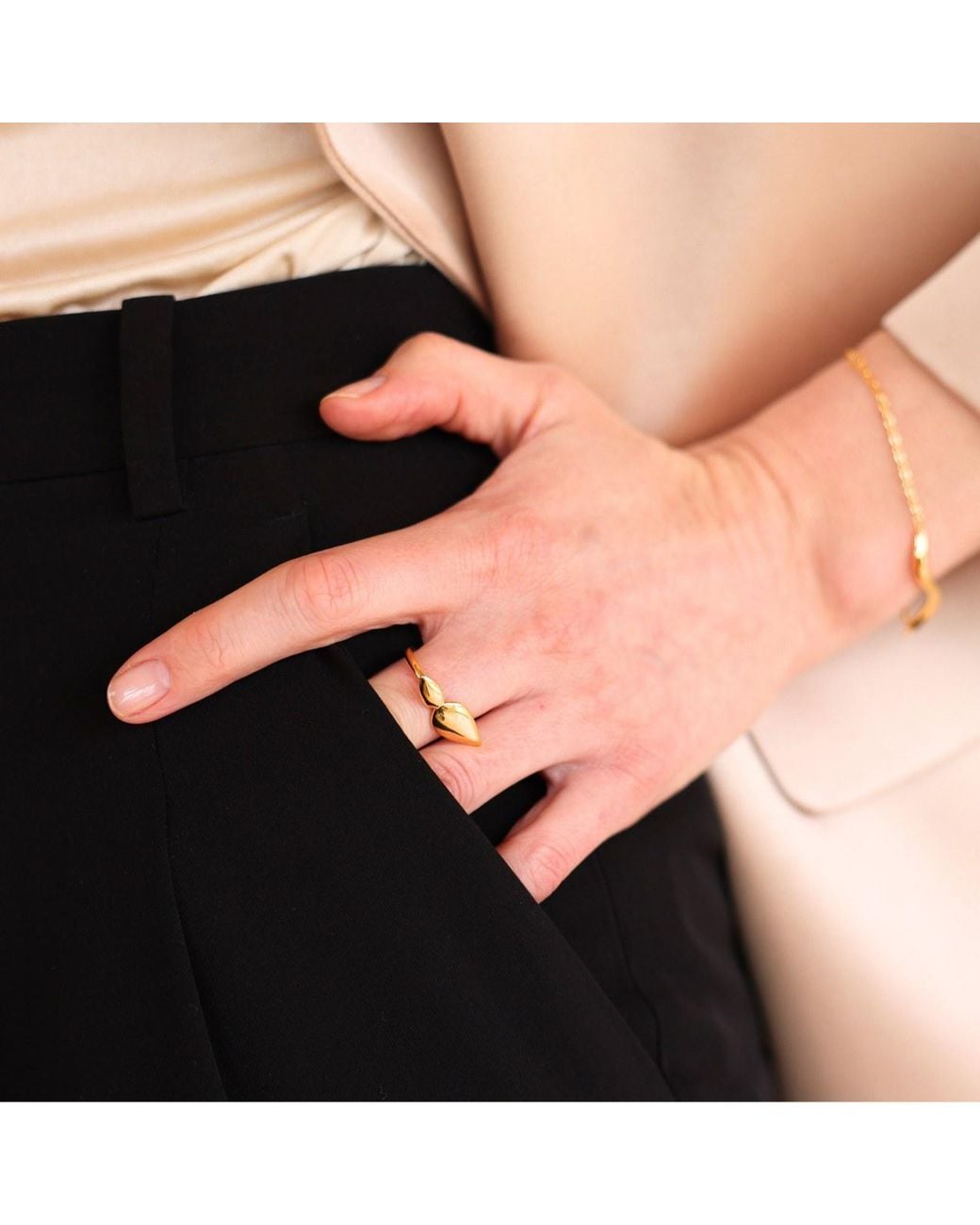 Linda Fiore Metallic Lotus Ring, Small Leaves, 18K