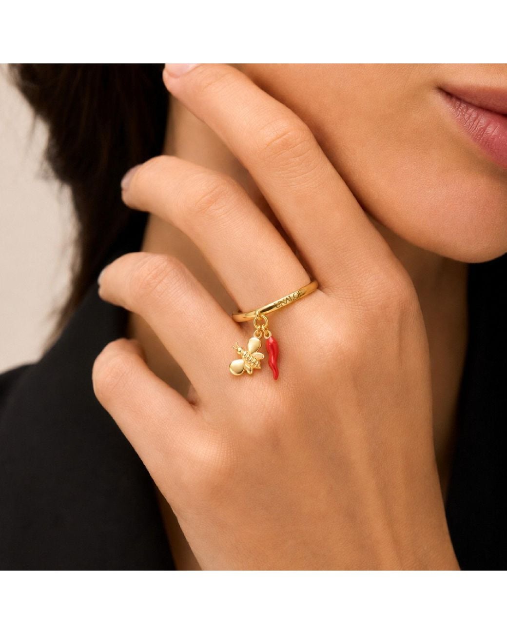 Unaloe Yellow Adjustable Plated Bee And Italian Horn Charm Ring