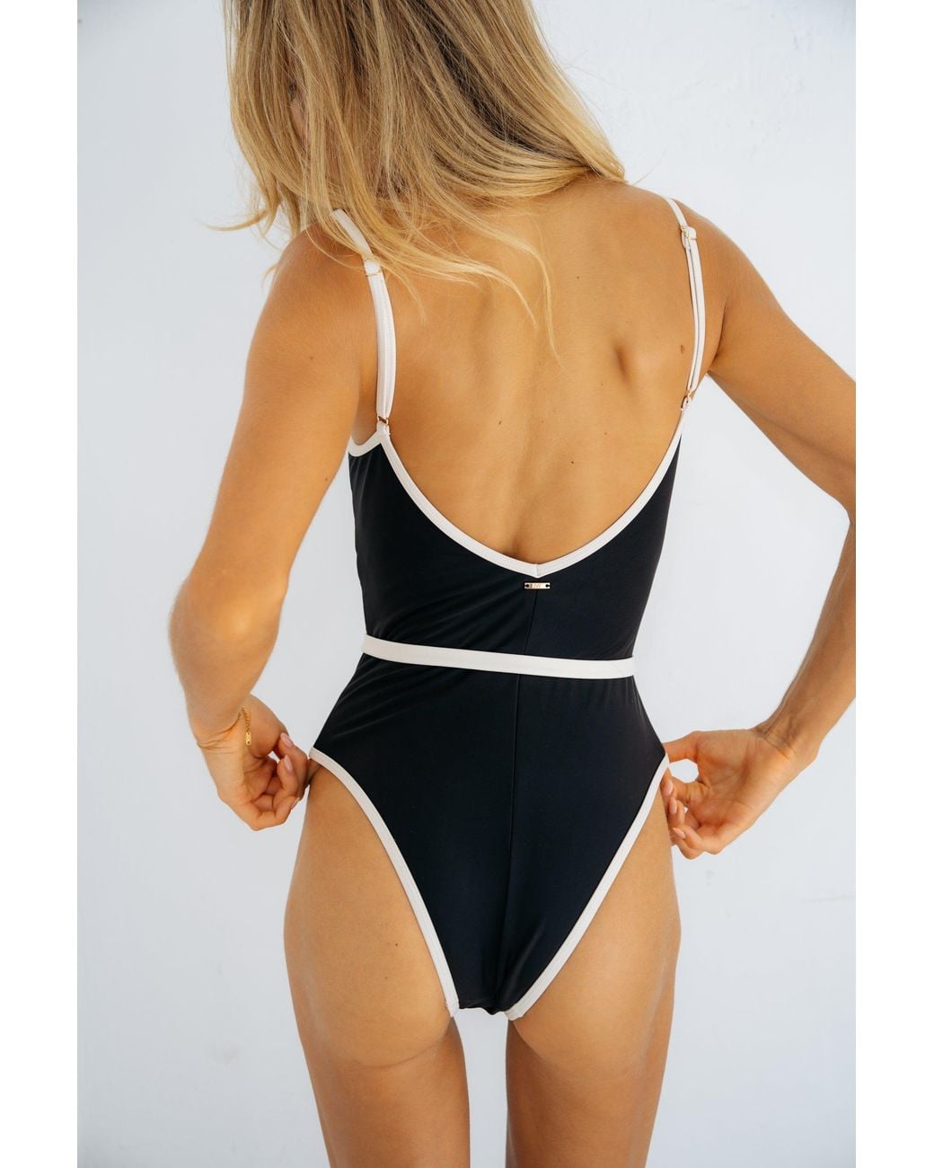 IVY SWIMWEAR Black Muse Monokini