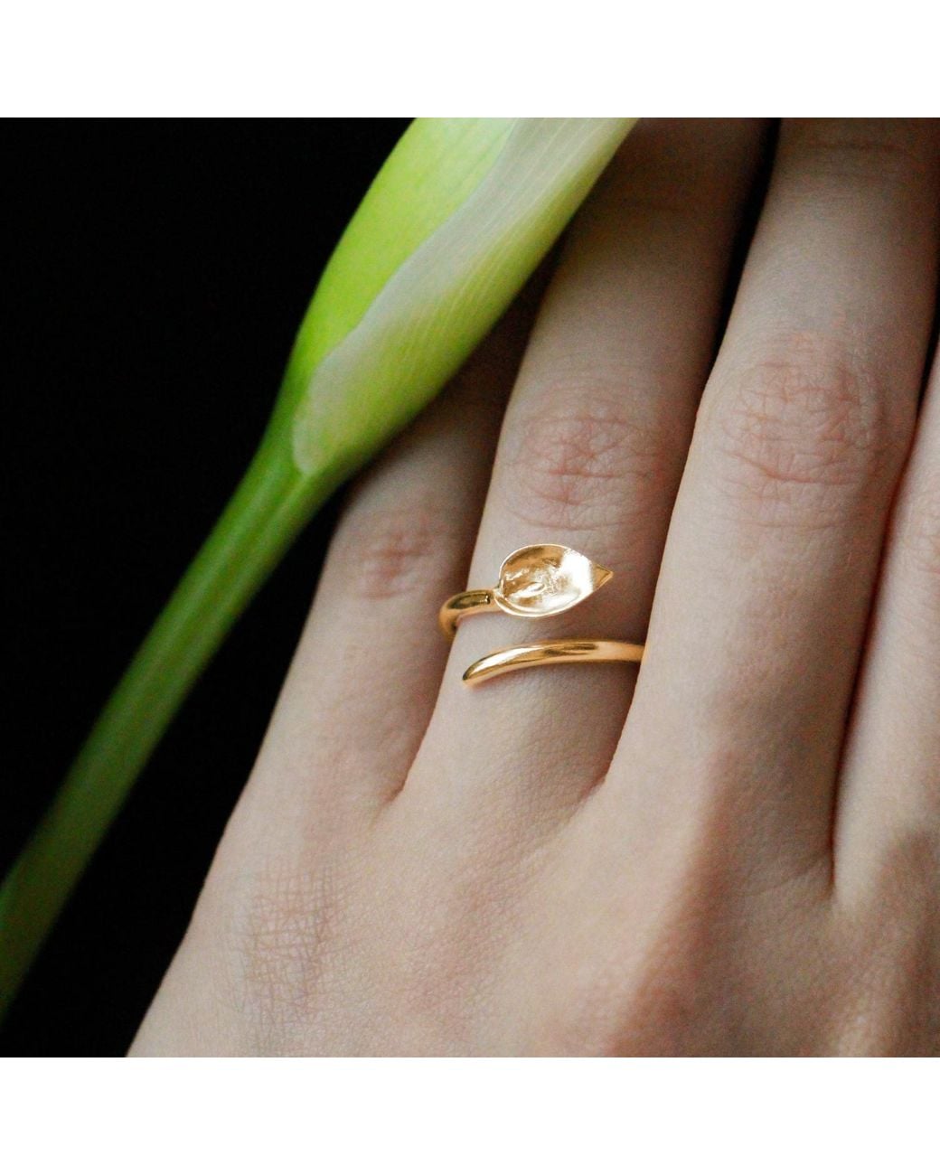 Agora Jewellery Metallic Calla Ring
