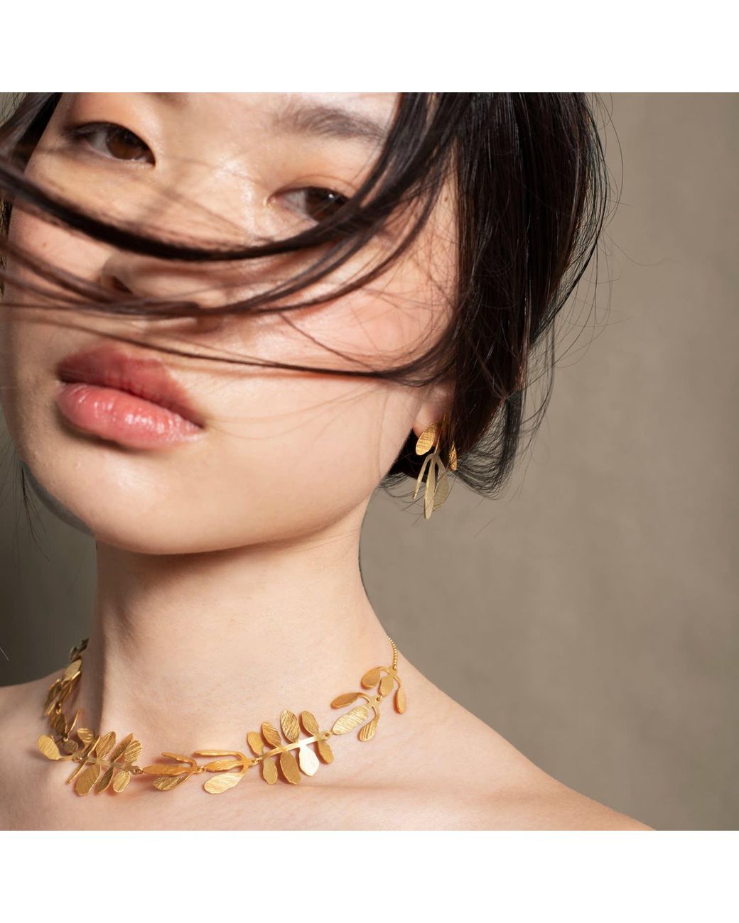 Joidart Metallic Golden Necklace Silvela