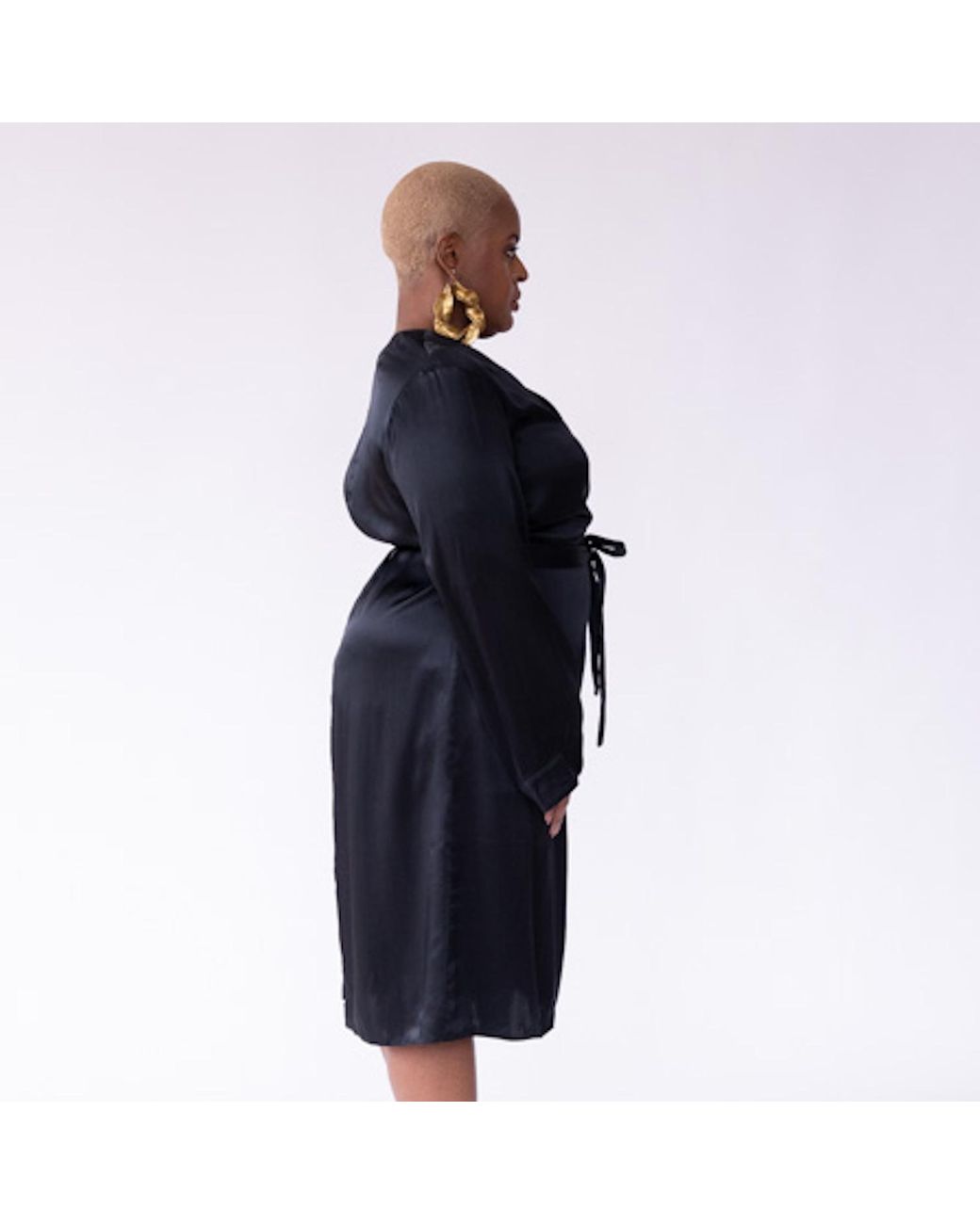 Je Mérite (I Deserve) Black Silk Wrap Robe