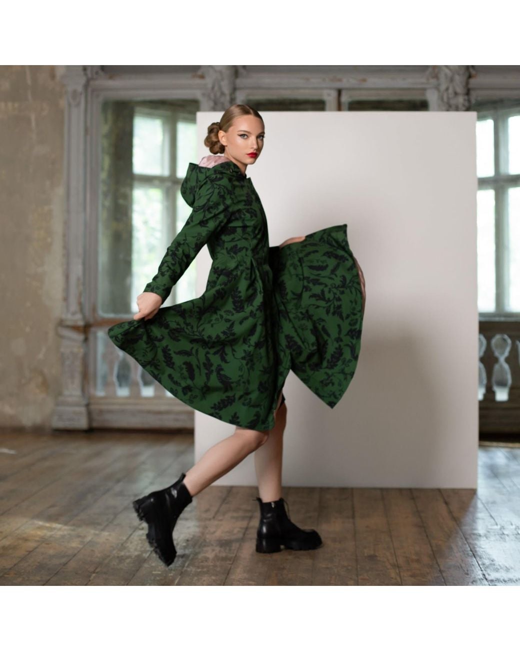 RainSisters Dark Green Hooded Waterproof Coat For Women: Forest Flower