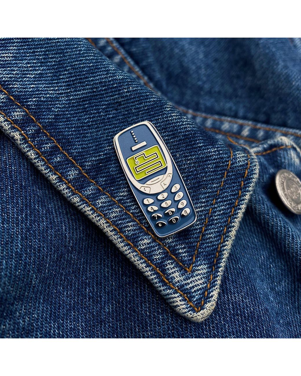 Make Heads Turn Blue Enamel Pin Brick Phone: Snake