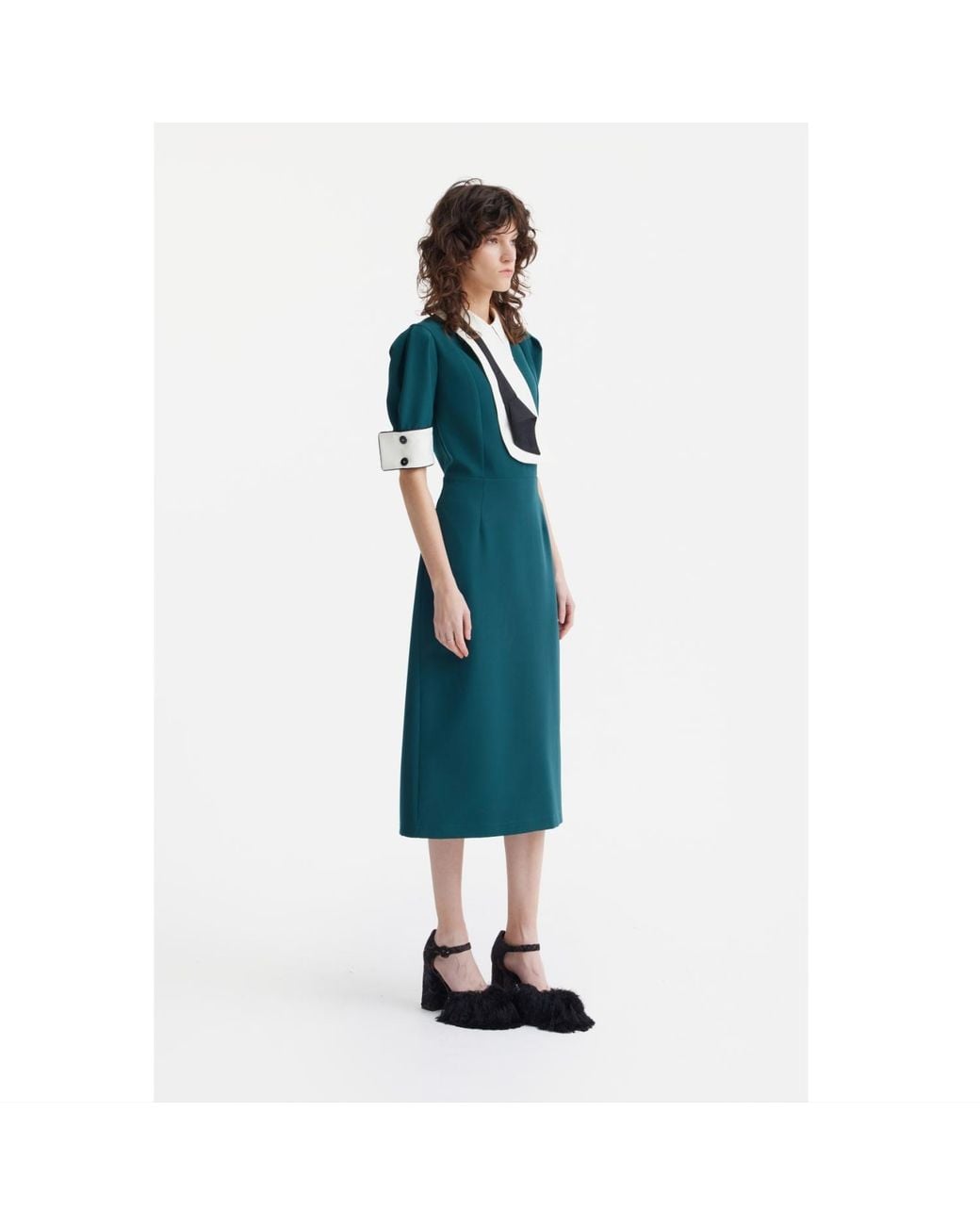 Julia Allert Green Formal Fitted Dress With Collar