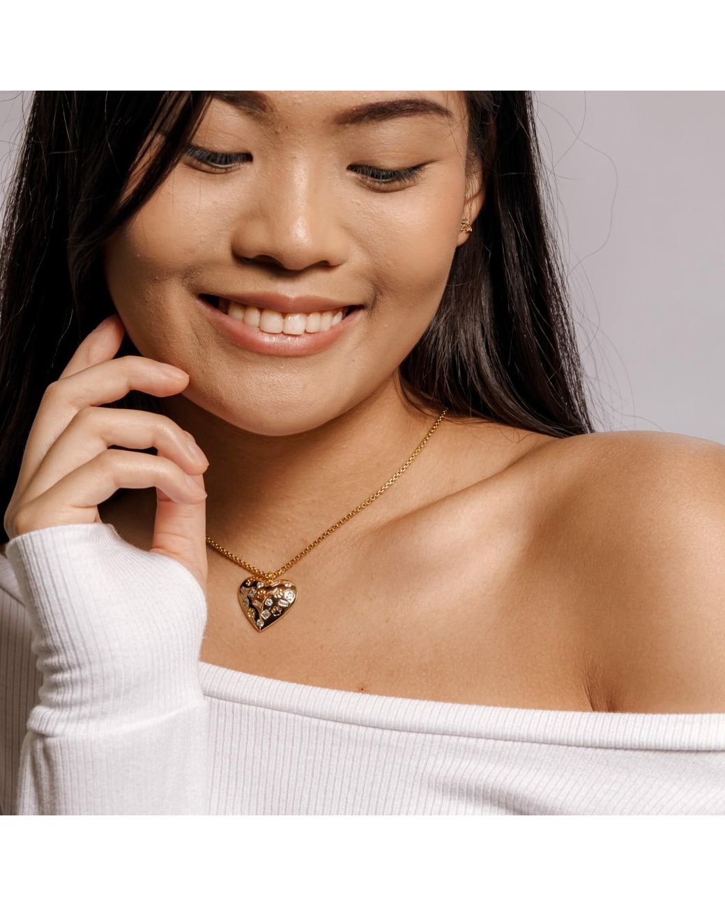 Cloud Haven Metallic Paw Prints On My Heart Necklace