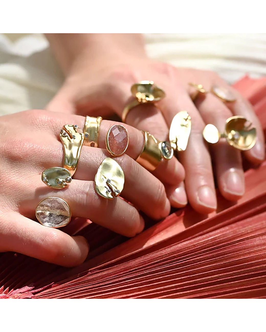 Rare Matters Jewelry Brown Floating Stone Strawberry Quartz Huggie Ring