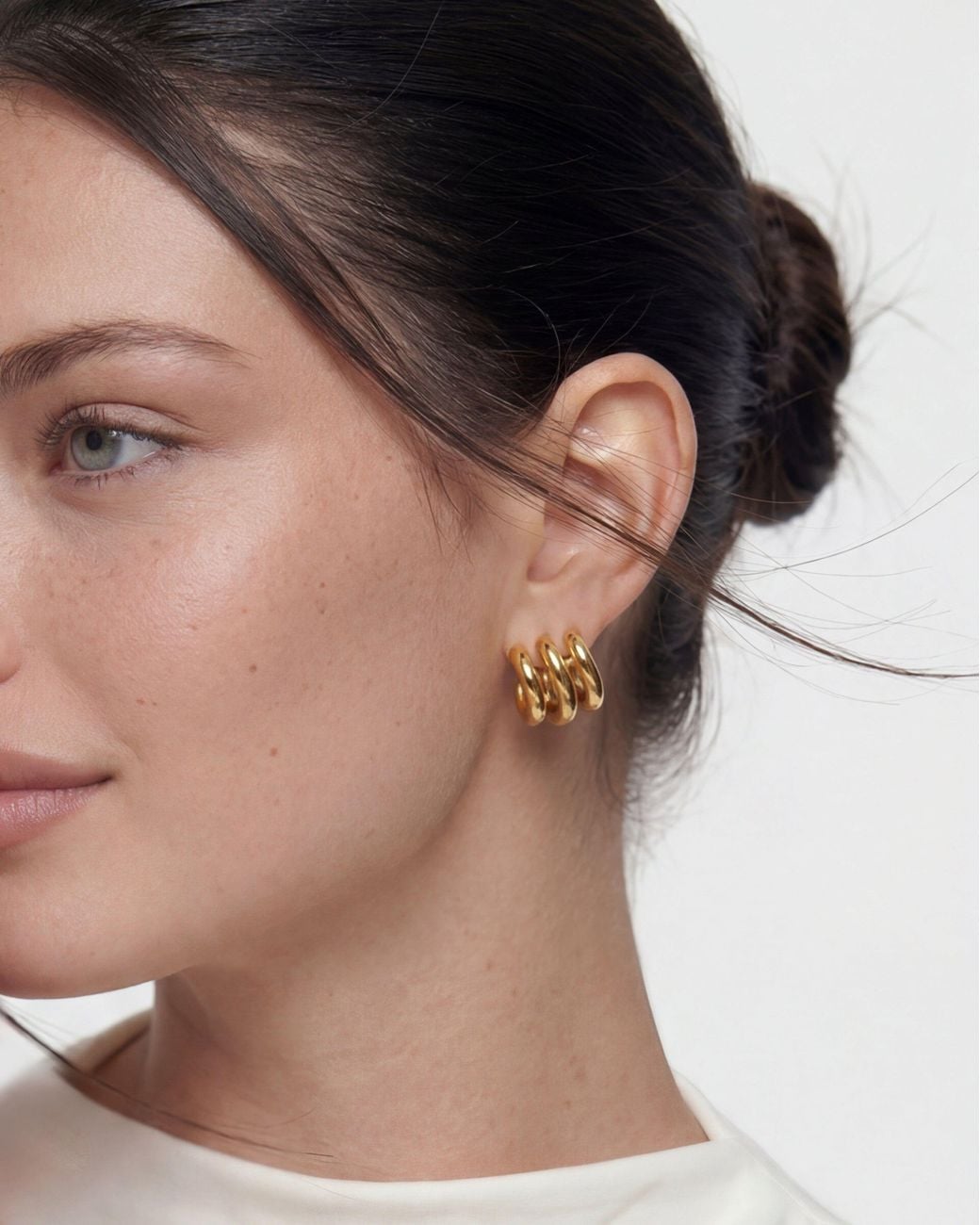 Elk & Bloom Metallic Chunky Triple Hoop Wave 14K Studs
