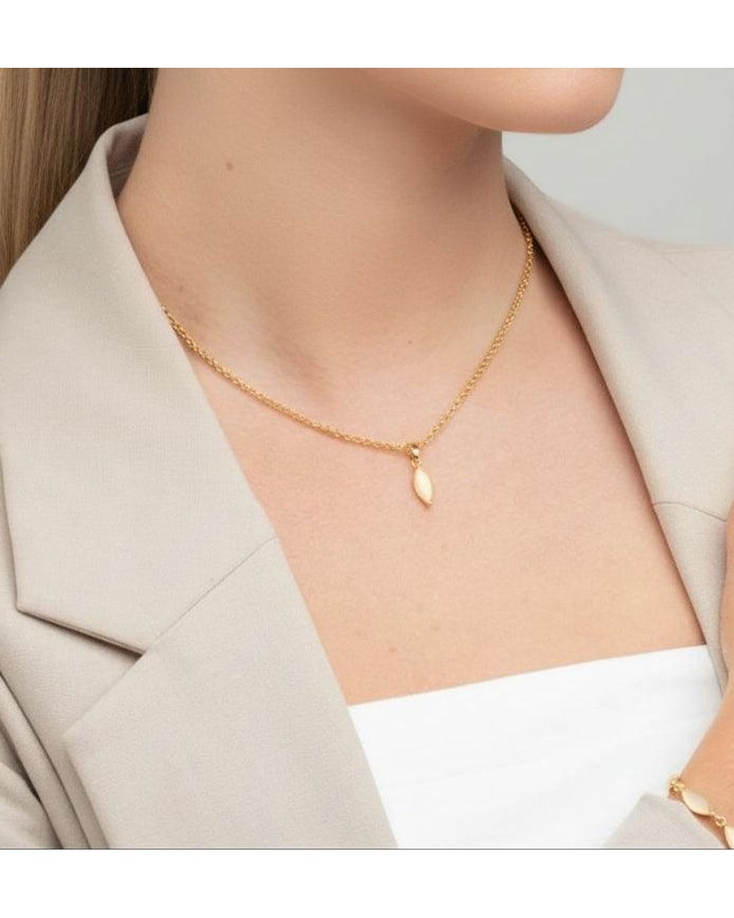 Uchi and Soto Neutrals Nekomeishi Cream Cats Eye Pendant in Metallic ...