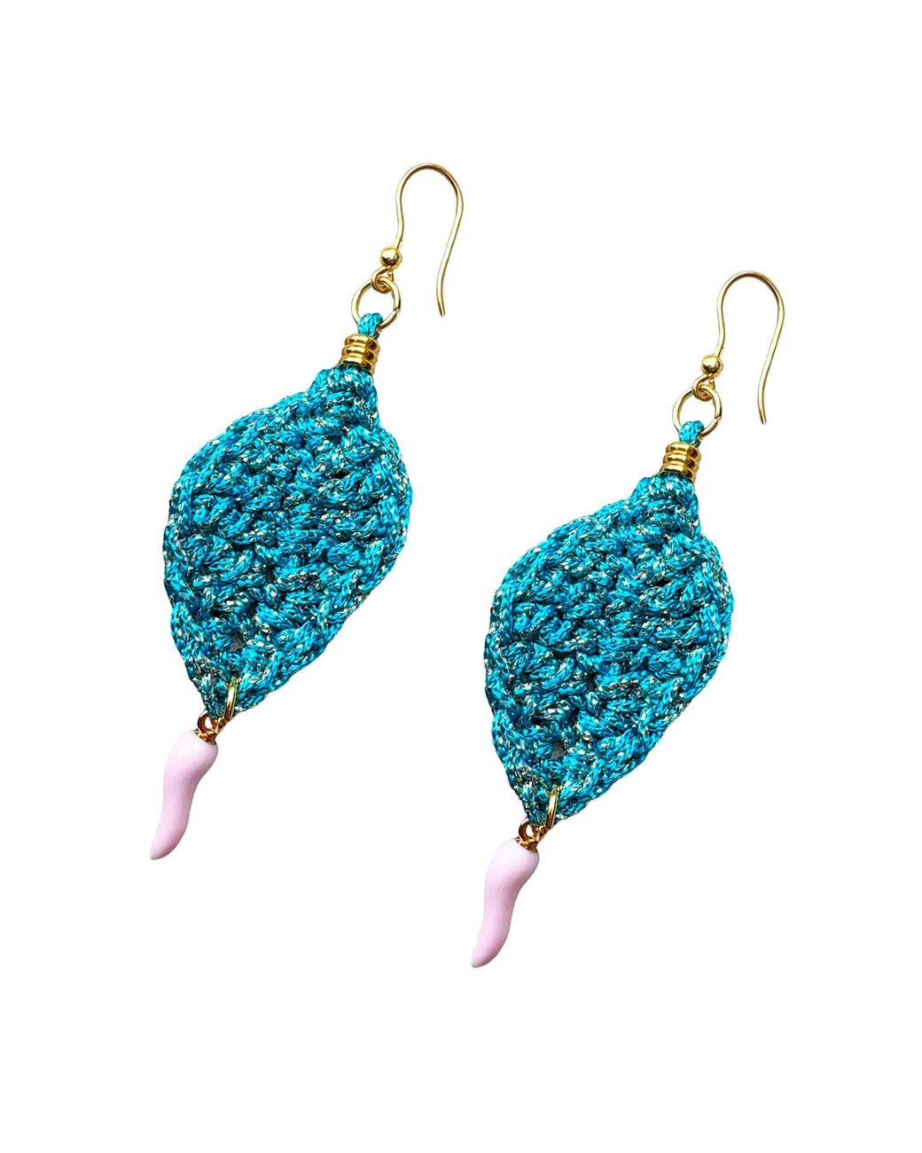 Hilo De Mar Blue Leaf Earrings With Chilli