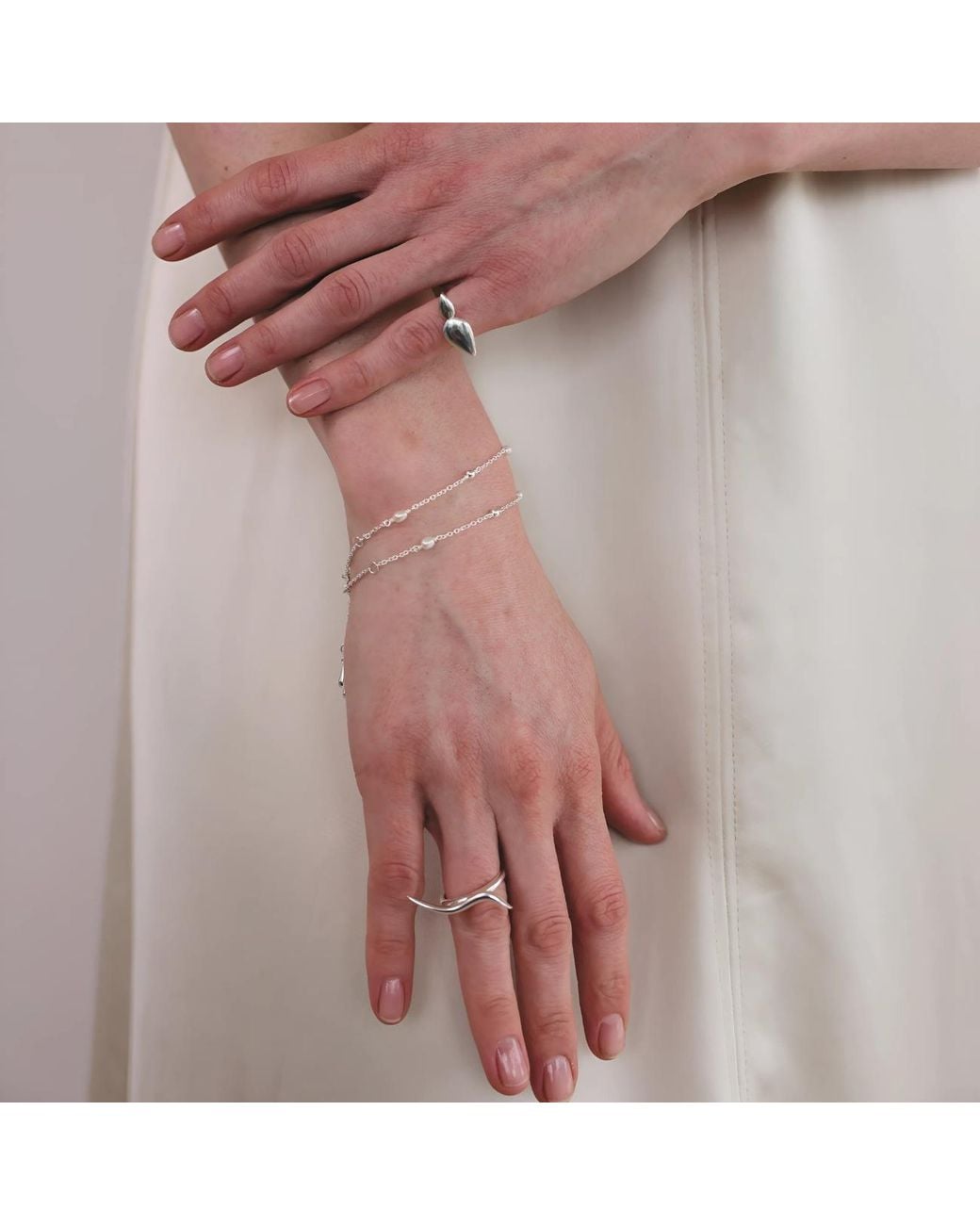 Linda Fiore Metallic Ava Pearl Bracelet