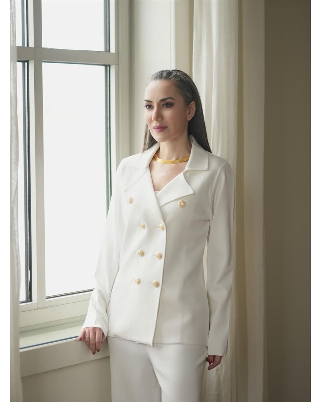 Peraluna White Katherine Standard Cut Knit Blazer