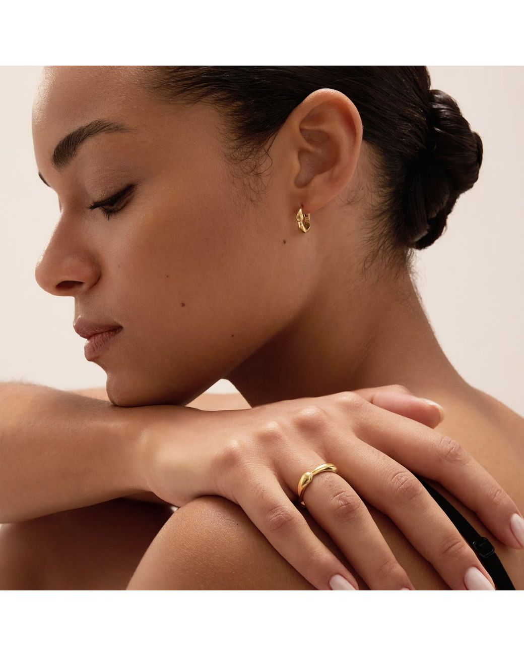 Vanhi White Colette Droop Link Huggie Earrings