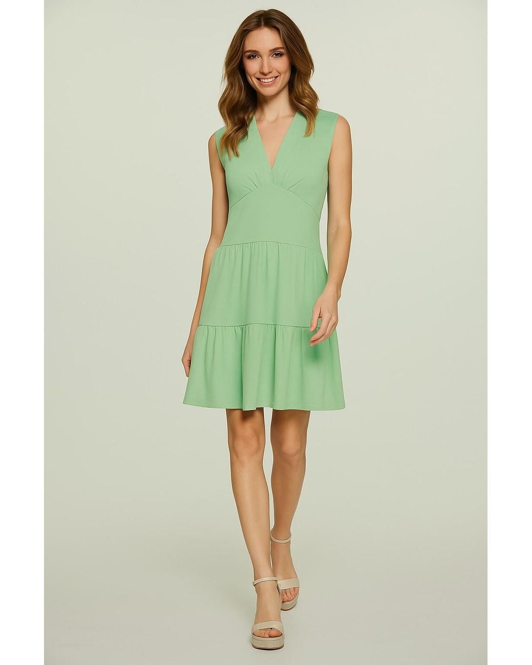 Conquista Green Light Sleeveless V-Neck Jersey Dress – Loose Fit, Knee-Length