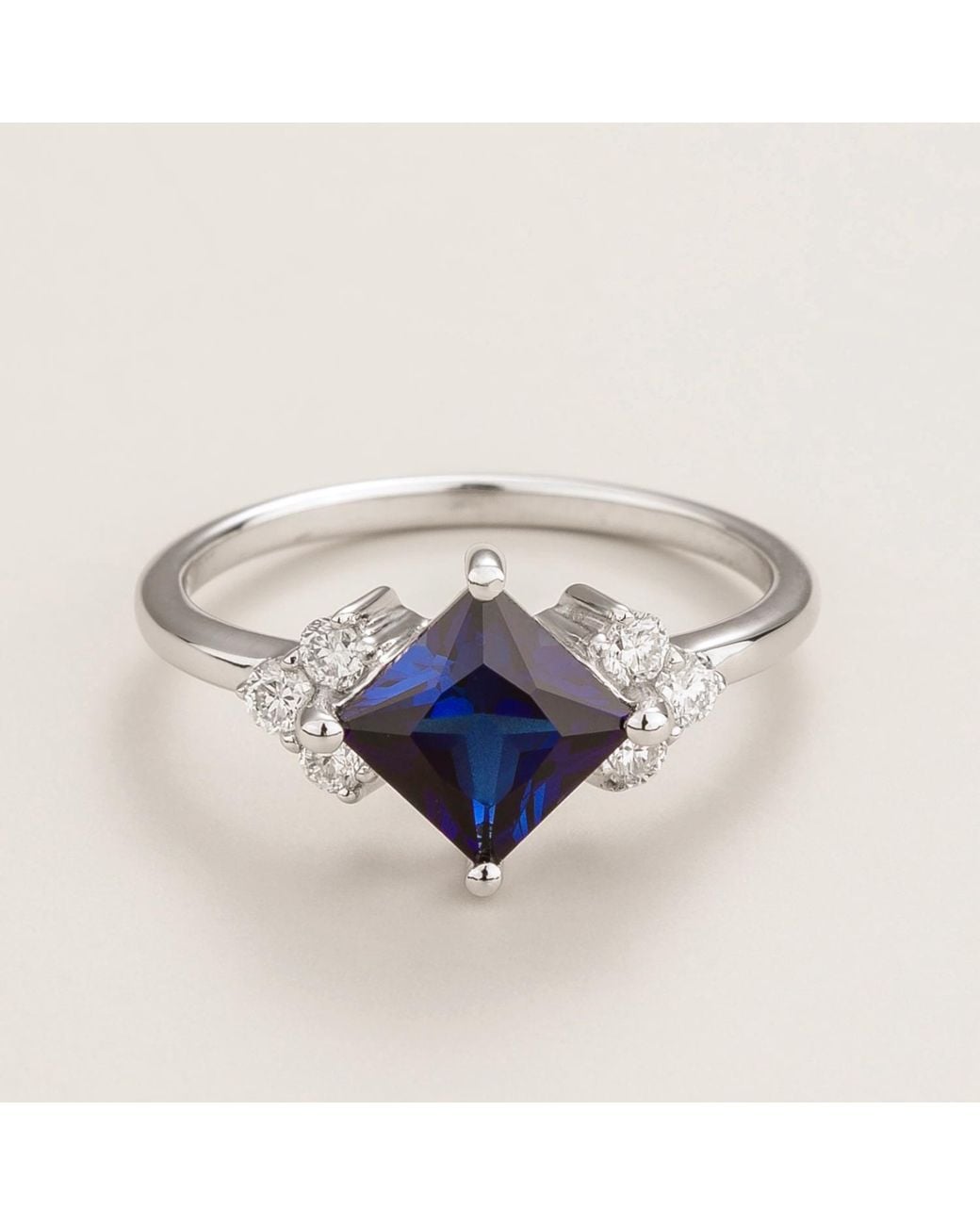 Juvetti Blue Amore Ring