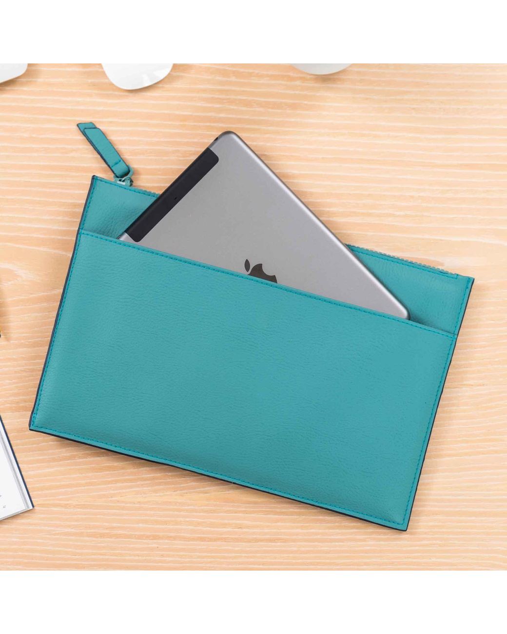 Pack'n Travel Green Clutch