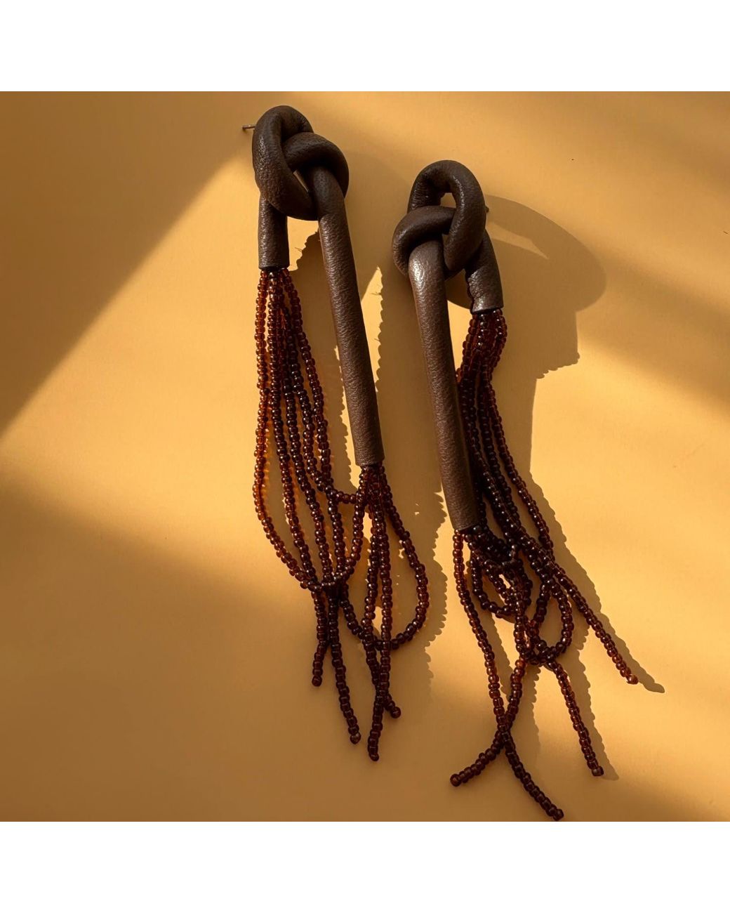 WAIWAI Black Knot Bead Strand Earrings