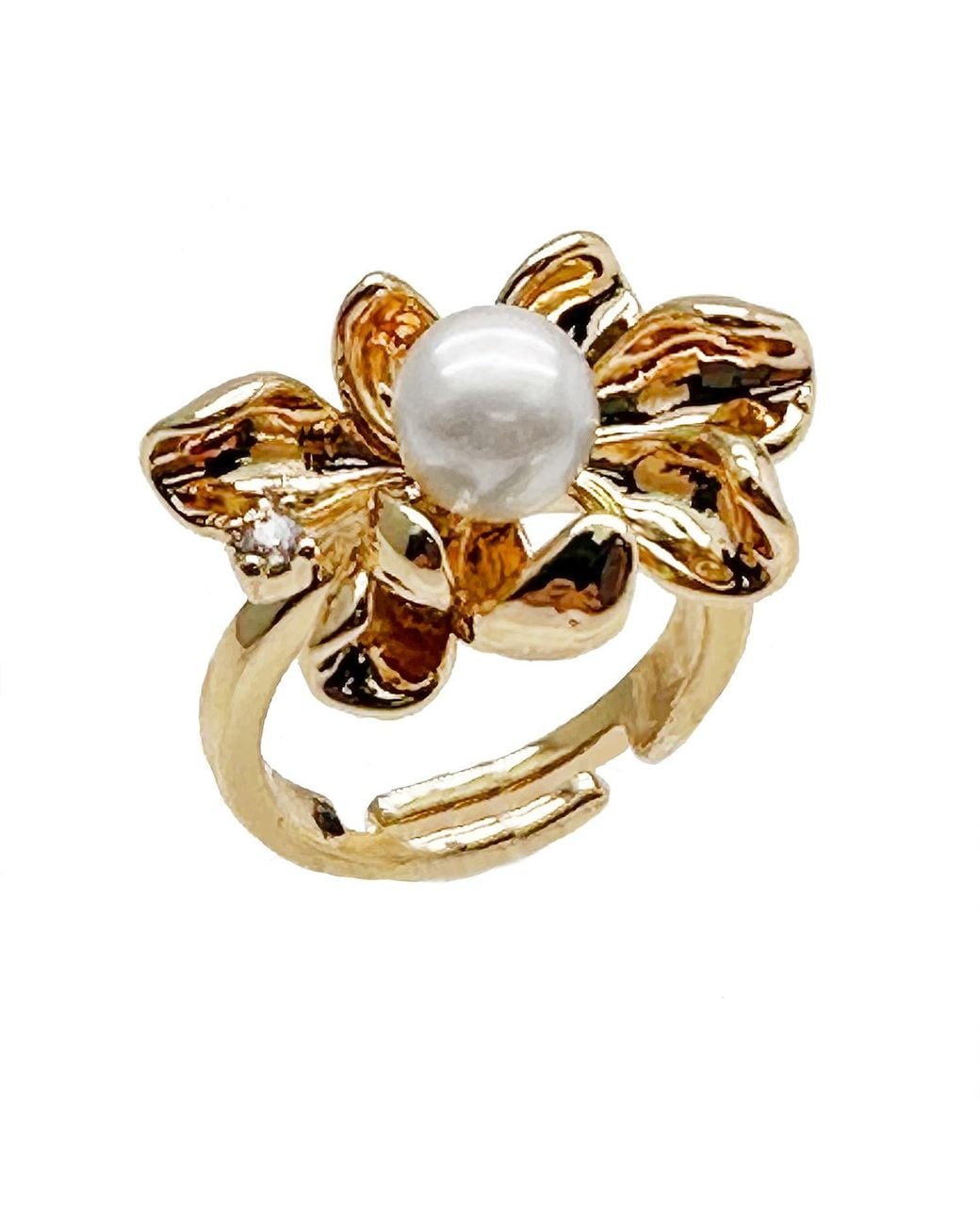 Farra Metallic Flower Setting With Freshwater Pearls Ring