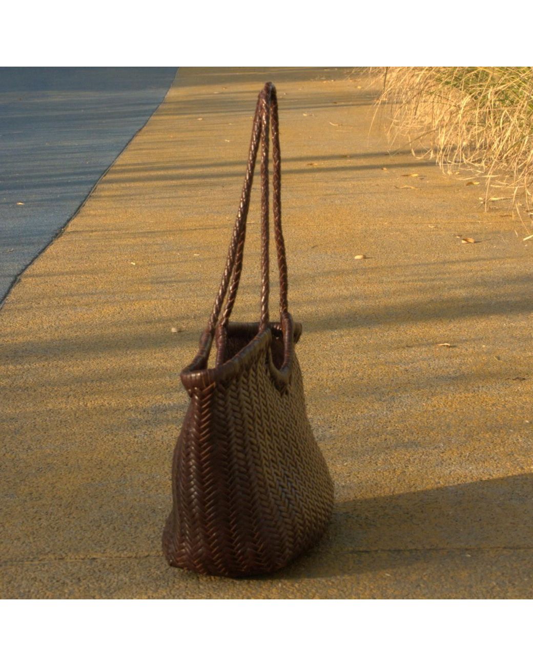 Rimini Brown Hand Woven Leather Handbag 'Vittoria'