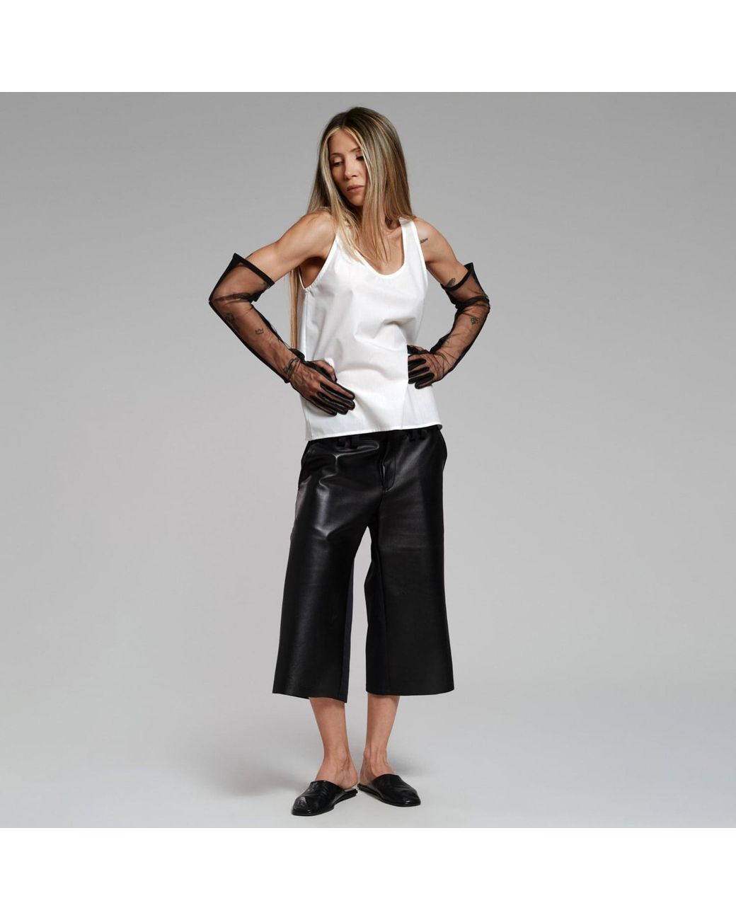Hedare Black Capri