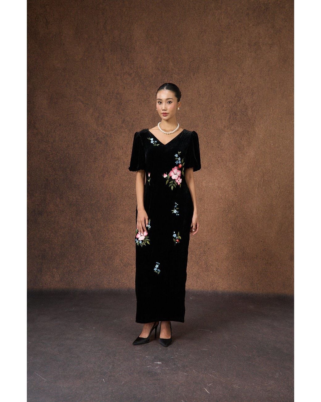 Silk and Bears Black Hand-Embroidered Floral Silk Velvet Puff-Sleeve Maxi Dress