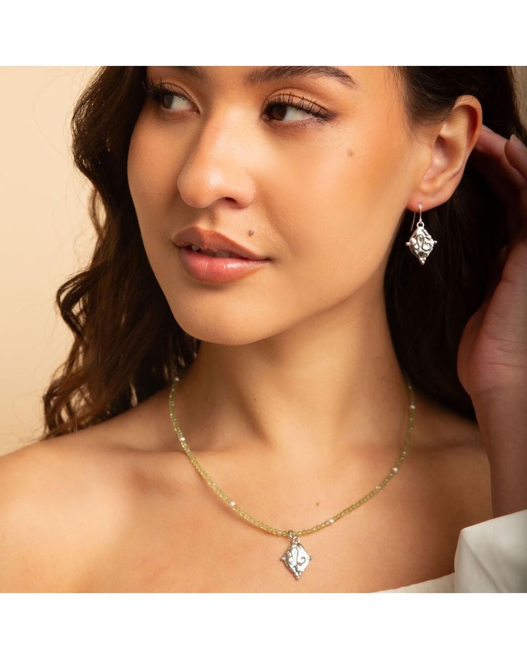 Seven Saints Metallic Leo Gemstone Choker Necklace, Peridot, Rhodium Plated