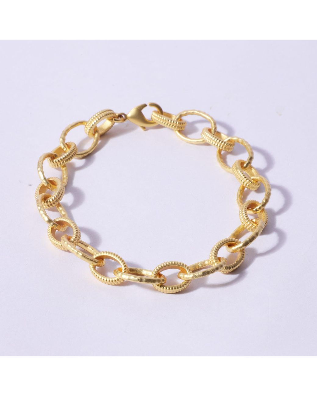 Lila Rasa Metallic Oval Hammered Link Bracelet