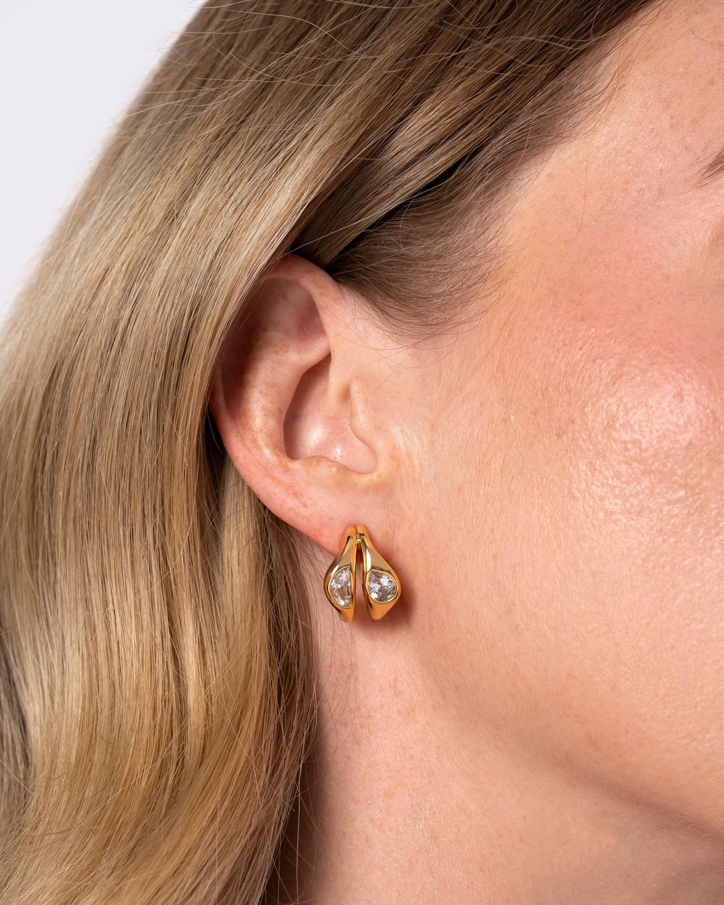 Zynnia Collective Metallic Yin-Yang Hoops
