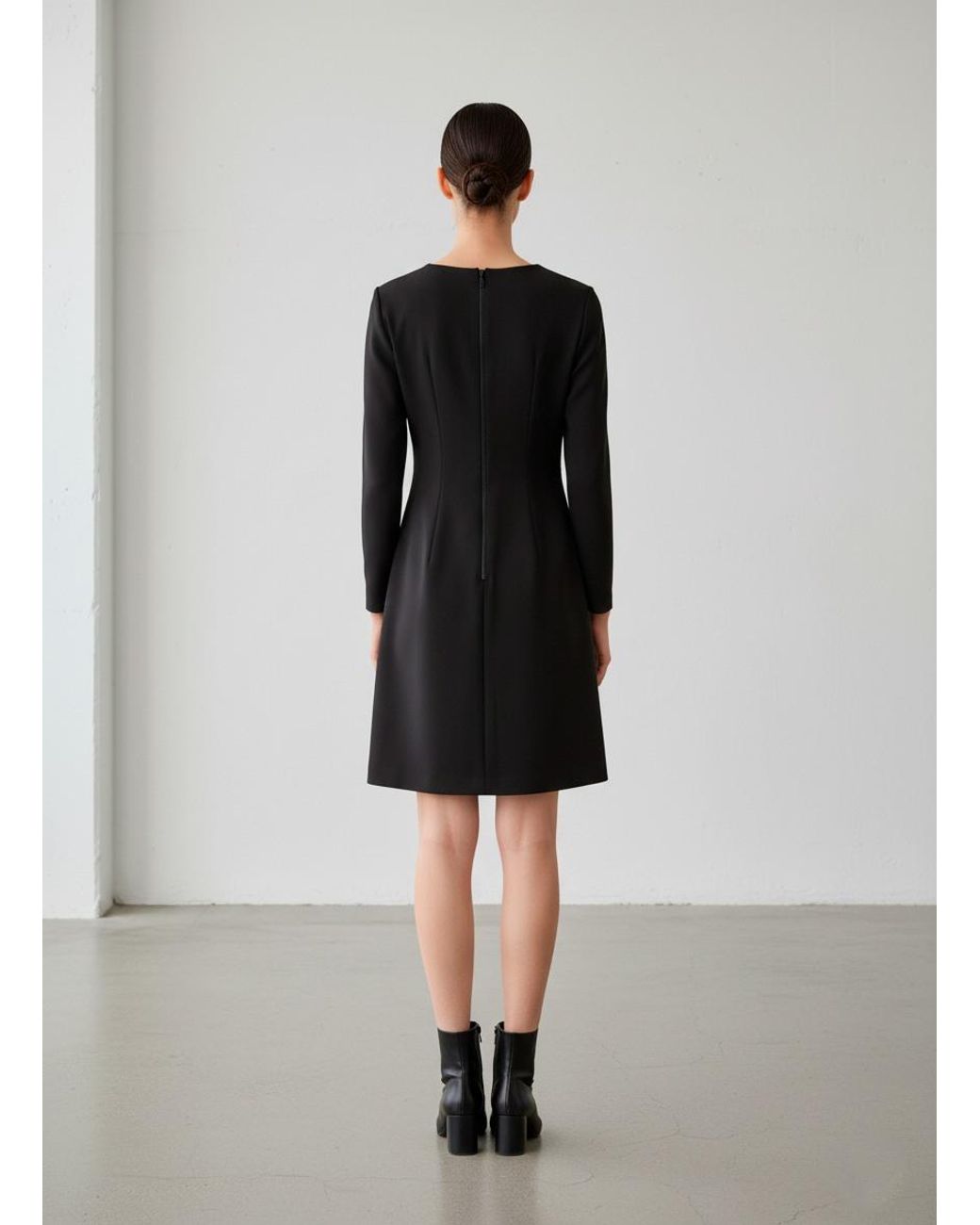Conquista Black Elegant Long Sleeve A-Line Dress