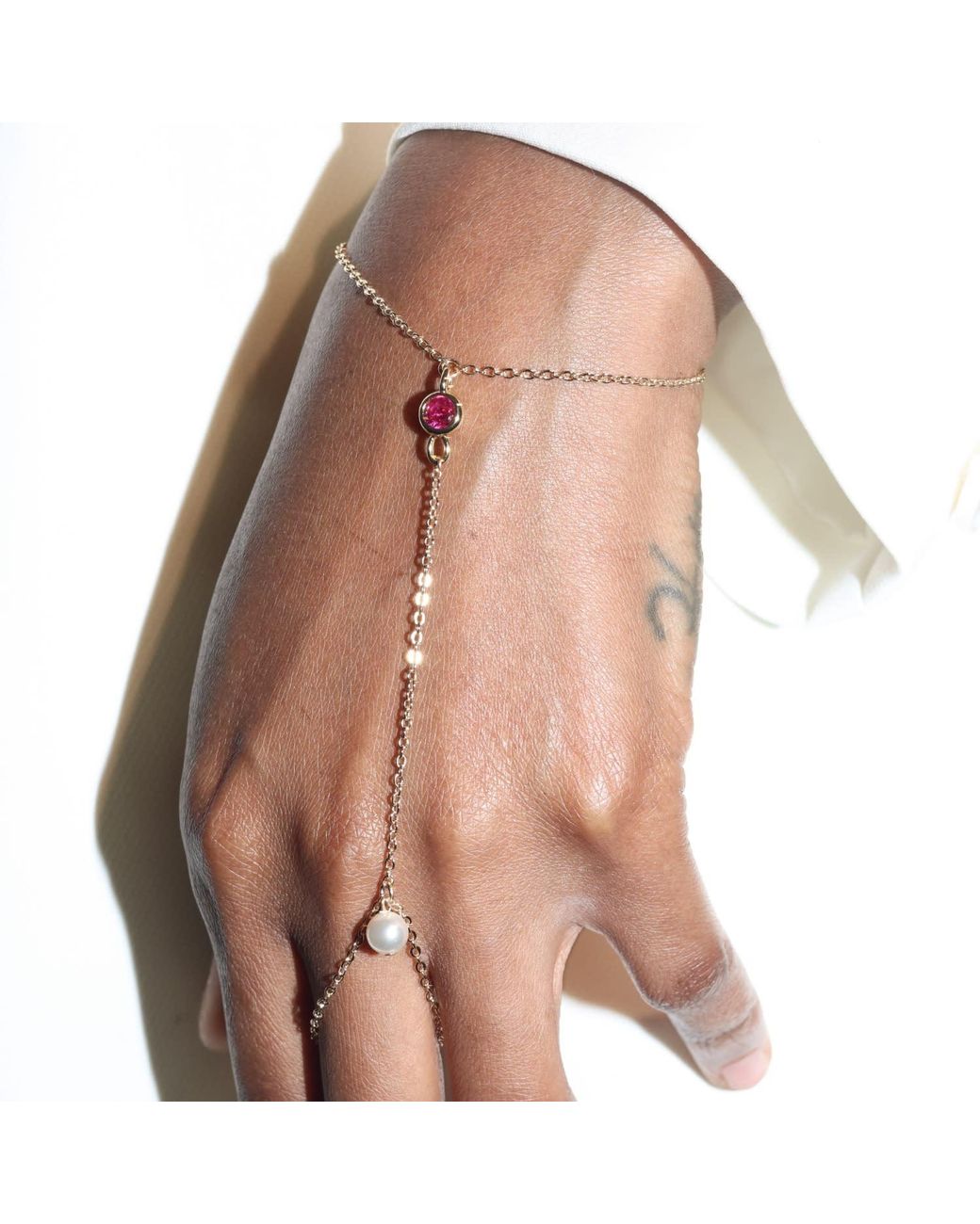 Studio Baloge Metallic Petale Hand Chain