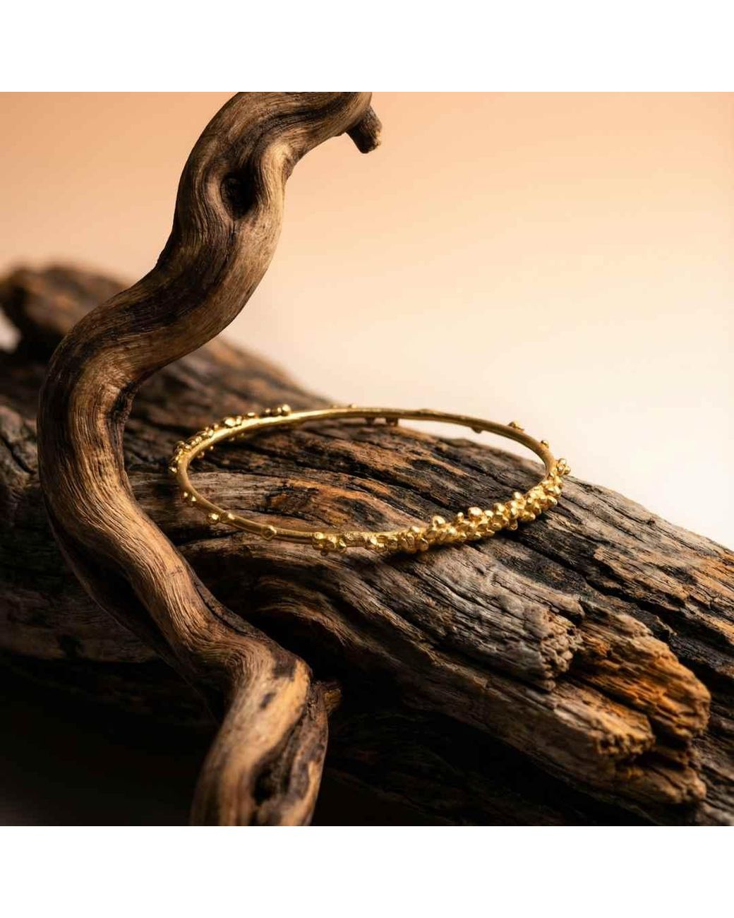 Dainty London Metallic Dainty Grain Bangle