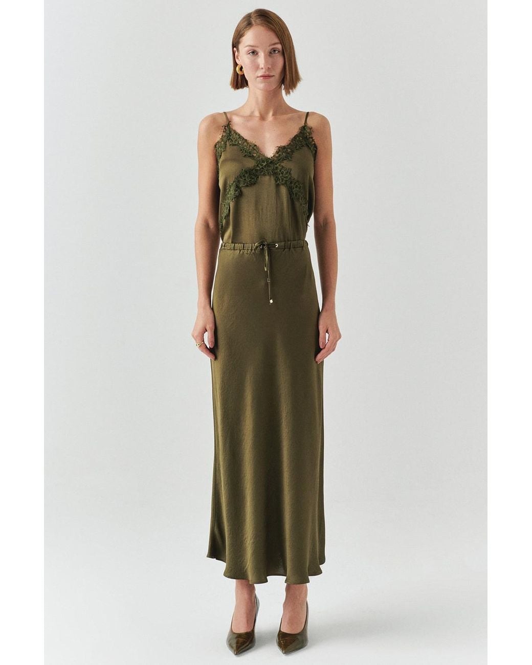 Exquise Green Regular Pocketed Midi Skirt