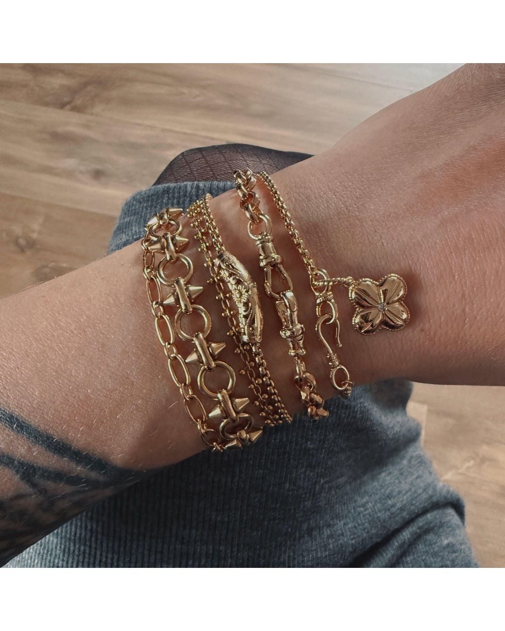 IN CAUDA VENENUM Metallic Fortune Bracelet