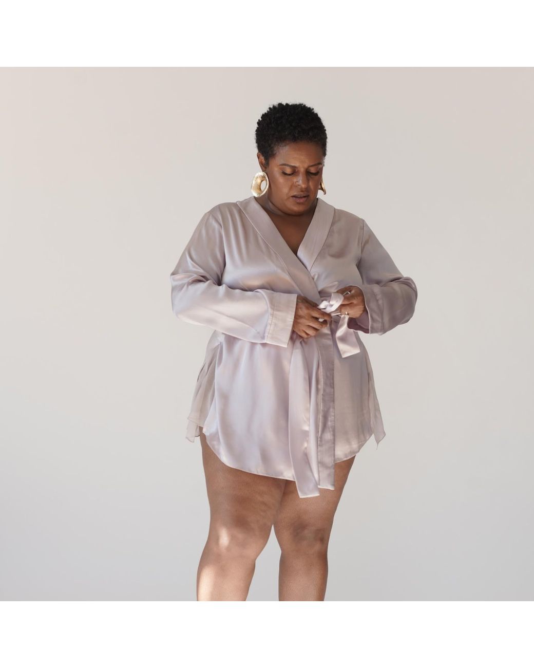 Je Mérite (I Deserve) Purple Silk Short Robe