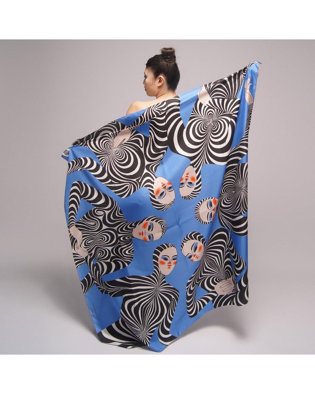 Momme Studio Blue Entrancing Individuals