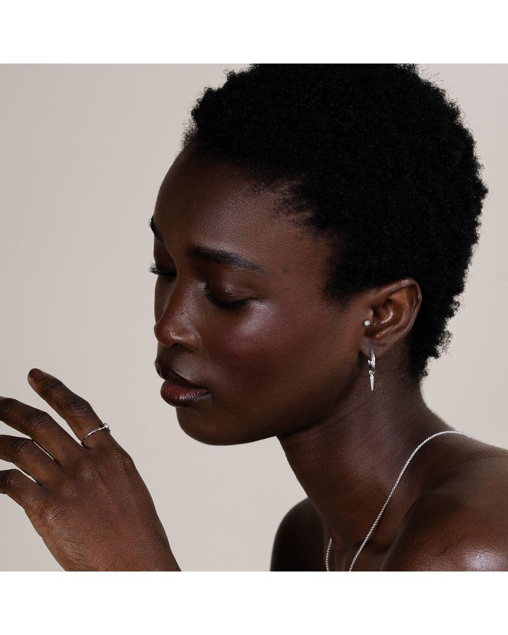 Dower & Hall White Hammered Raindrop Hoops