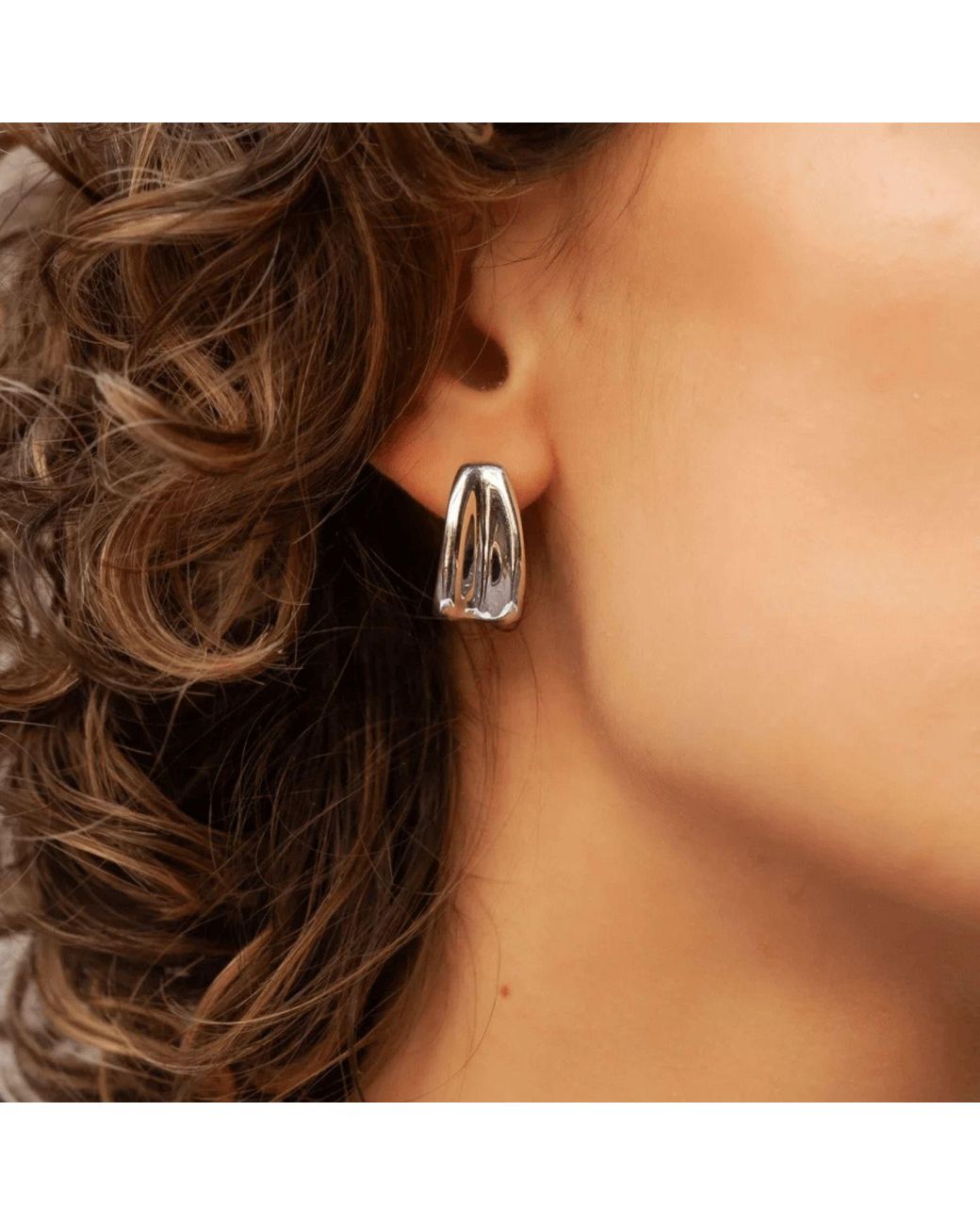 LINYA JEWELLERY White Amorphous Hoop Earrings