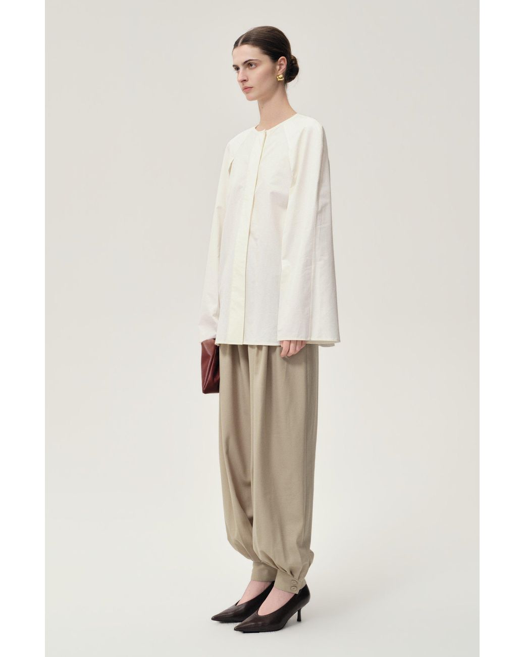 FRONT ROW SHOP White Sculptural Shaped Shirt Off