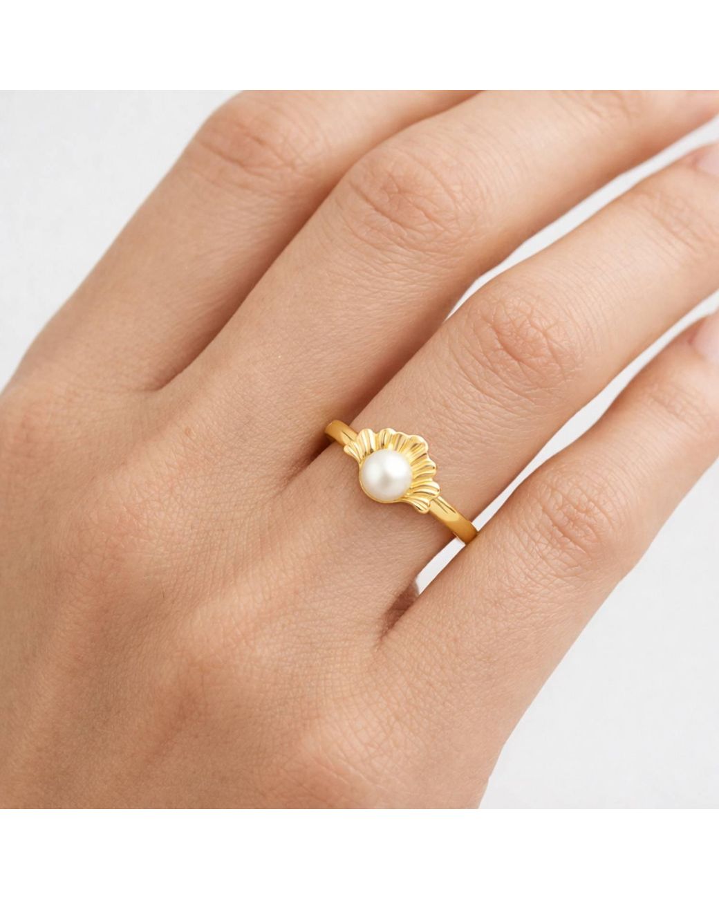 Unaloe Yellow Adjustable Shell Ring With Natural Pearl