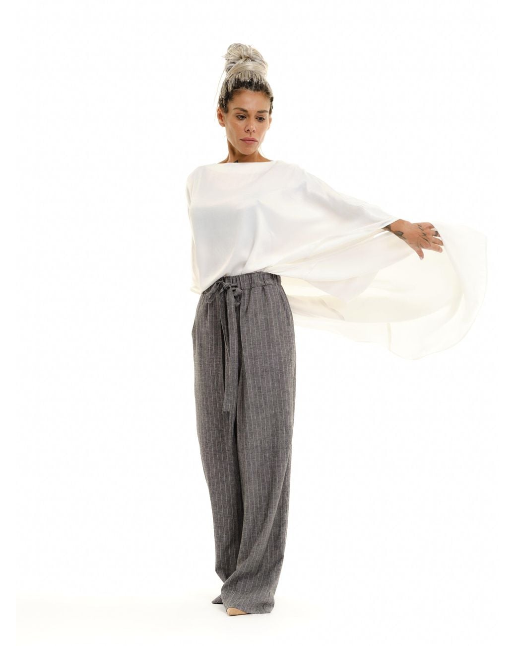 Clothes by Locker Room White Off-The-Shoulder Maxi Tunic